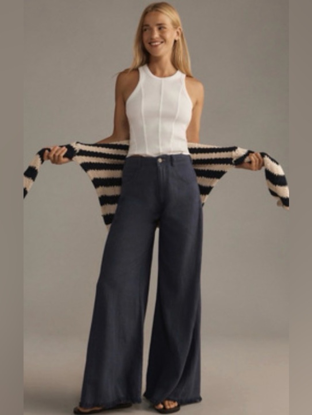Pilcro Adi Mid-Rise Flare Pants | Size 27